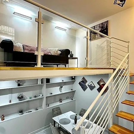 Loft 37 - Luxe Garden Apartment